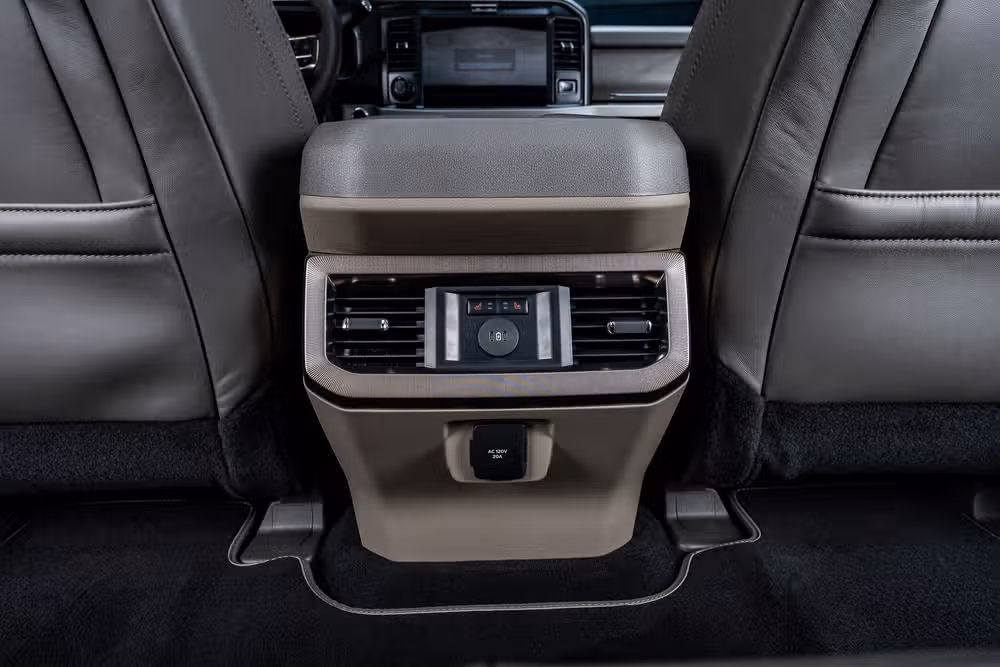 2026 Ford F-350 Super Duty Platinum Plus Crew Cab Image 34