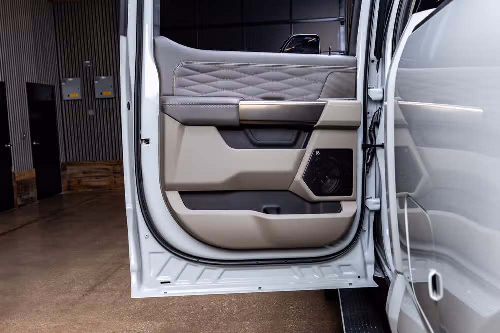 2026 Ford F-350 Super Duty Platinum Plus Crew Cab Image 39