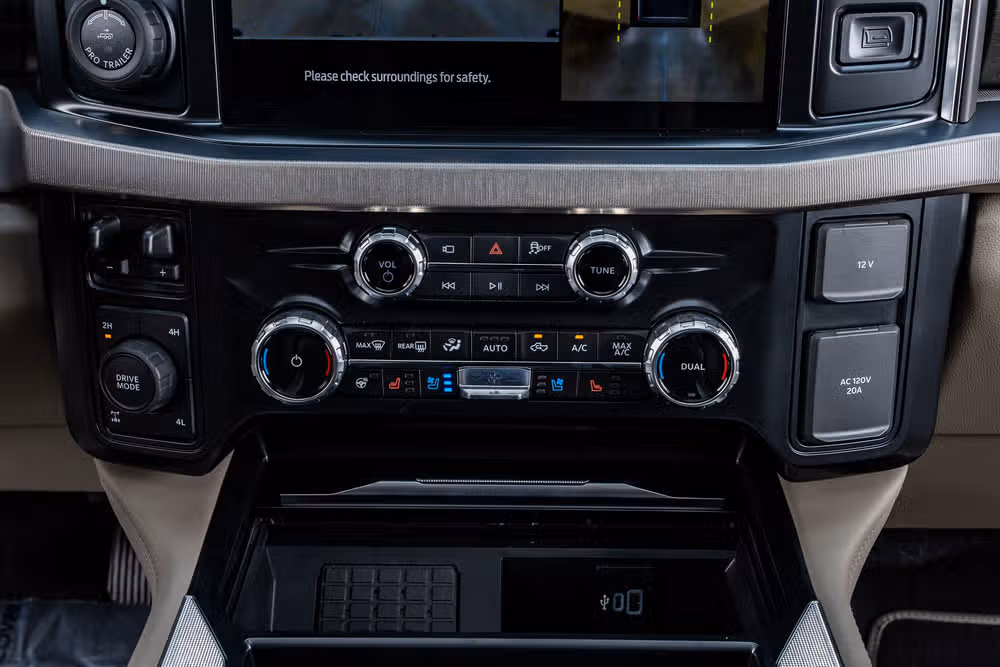 2026 Ford F-350 Super Duty Platinum Plus Crew Cab Image 27