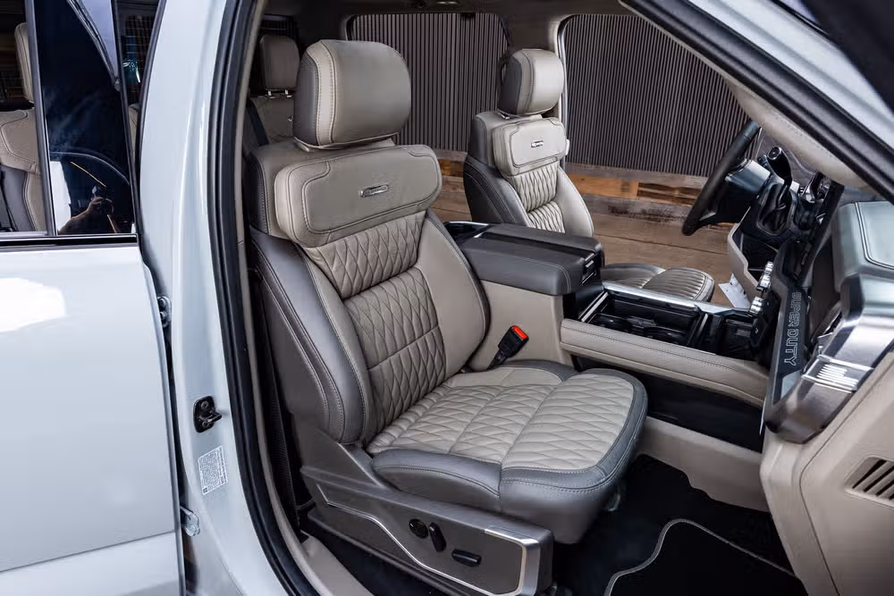 2026 Ford F-350 Super Duty Platinum Plus Crew Cab Image 32