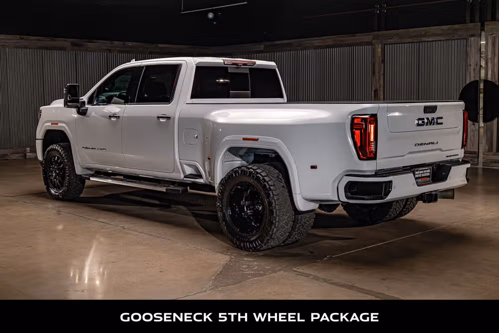 2020 GMC Sierra 3500HD Denali Crew Cab Image 7