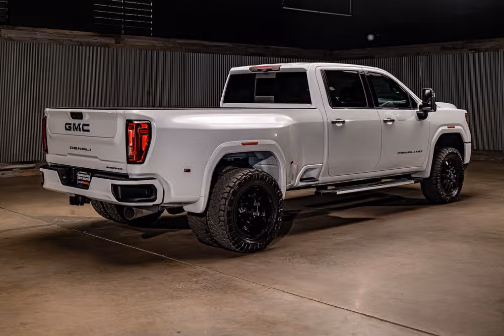 2020 GMC Sierra 3500HD Denali Crew Cab Image 10