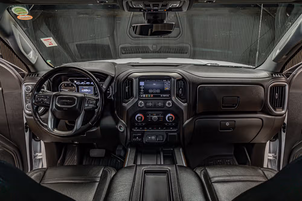 2020 GMC Sierra 3500HD Denali Crew Cab Image 16