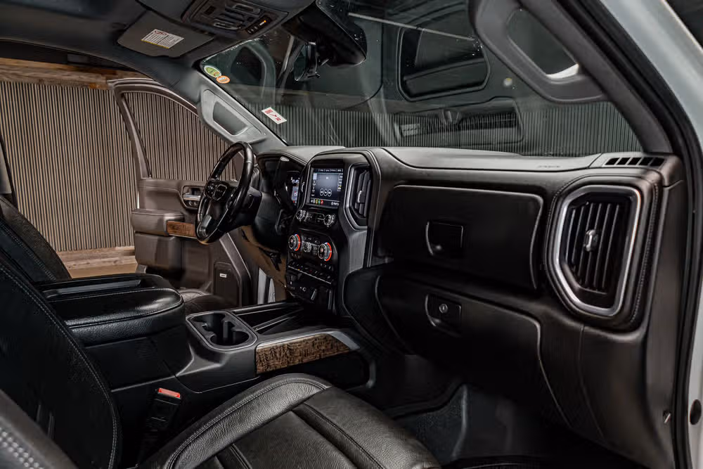 2020 GMC Sierra 3500HD Denali Crew Cab Image 17