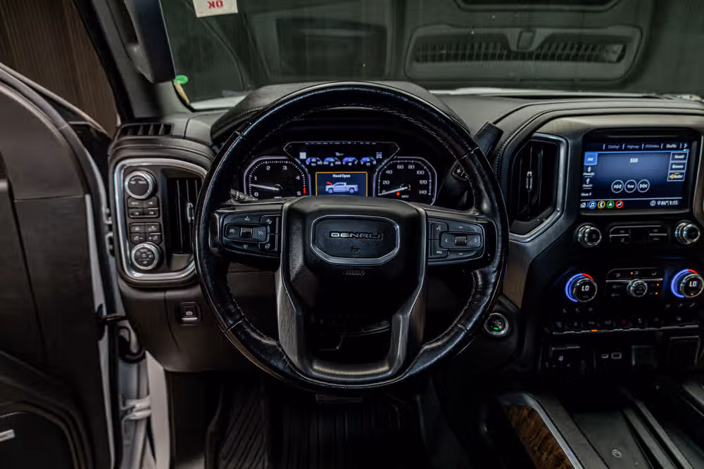 2020 GMC Sierra 3500HD Denali Crew Cab Image 15