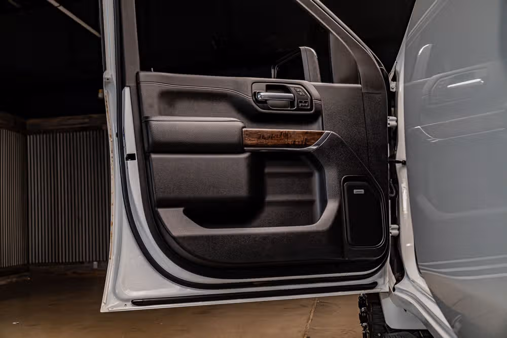 2020 GMC Sierra 3500HD Denali Crew Cab Image 31