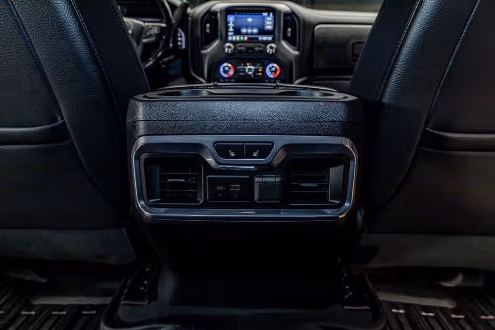 2020 GMC Sierra 3500HD Denali Crew Cab Image 25