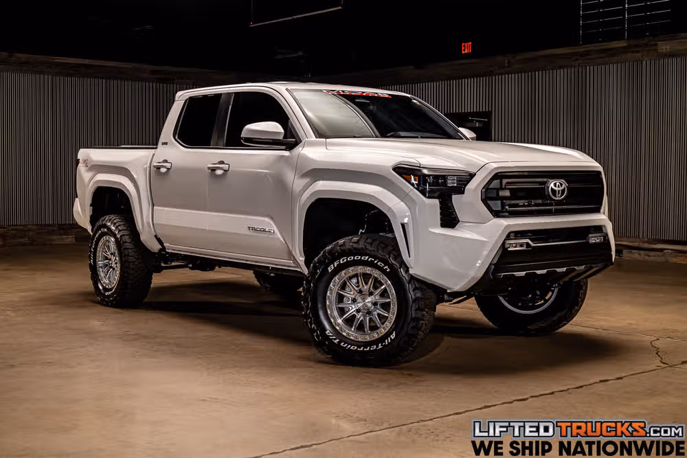 2026 Toyota Tacoma SR5 Double Cab Image 1