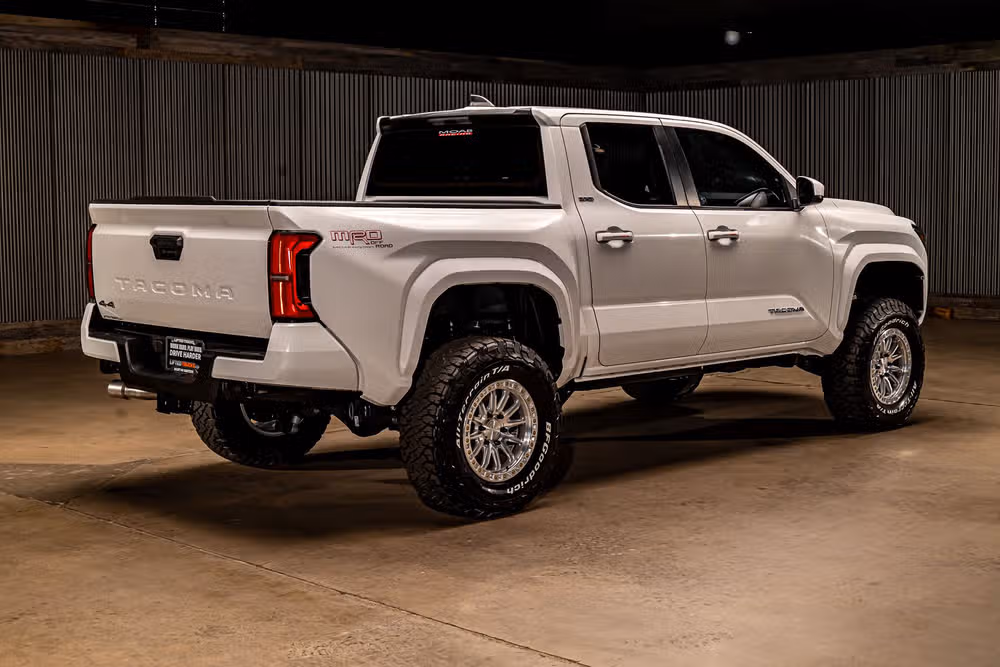 2026 Toyota Tacoma SR5 Double Cab Image 9
