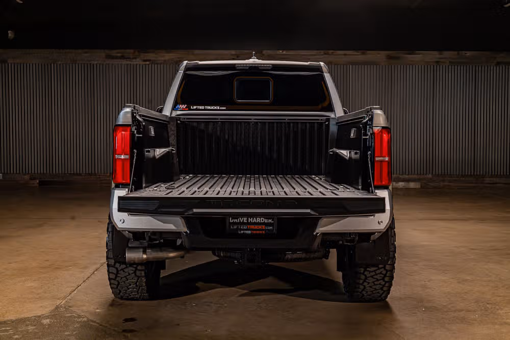 2026 Toyota Tacoma SR5 Double Cab Image 9