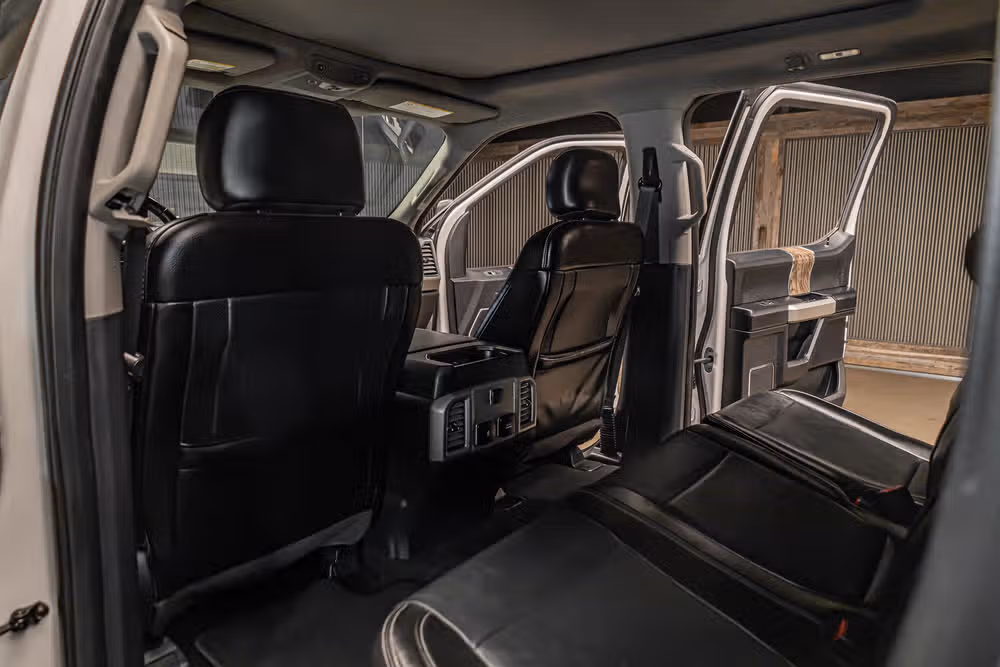 2017 Ford F-350 Super Duty Lariat Crew Cab Image 24