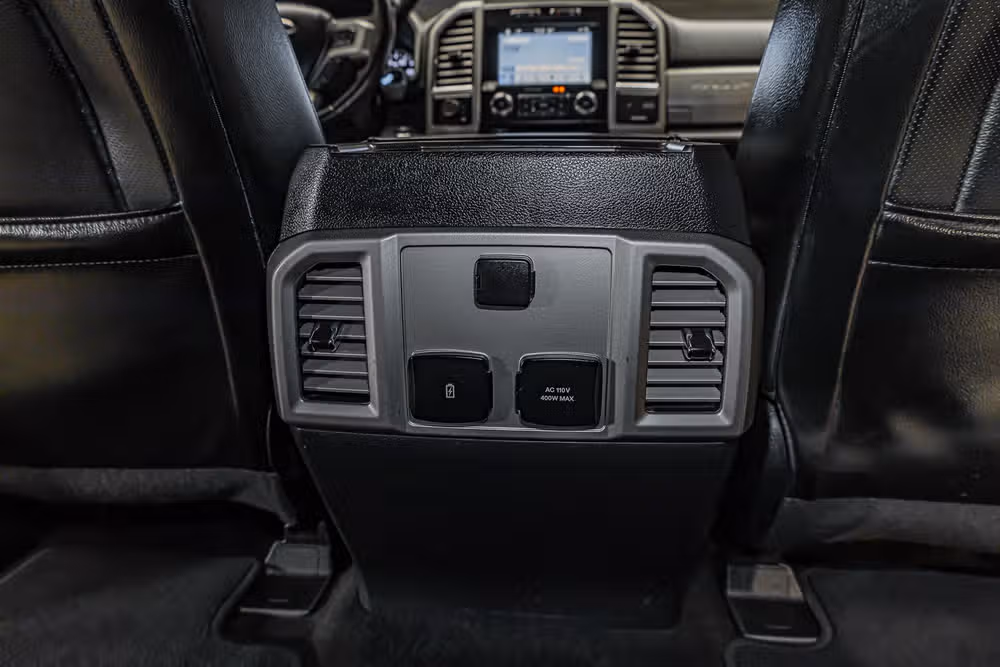 2017 Ford F-350 Super Duty Lariat Crew Cab Image 25