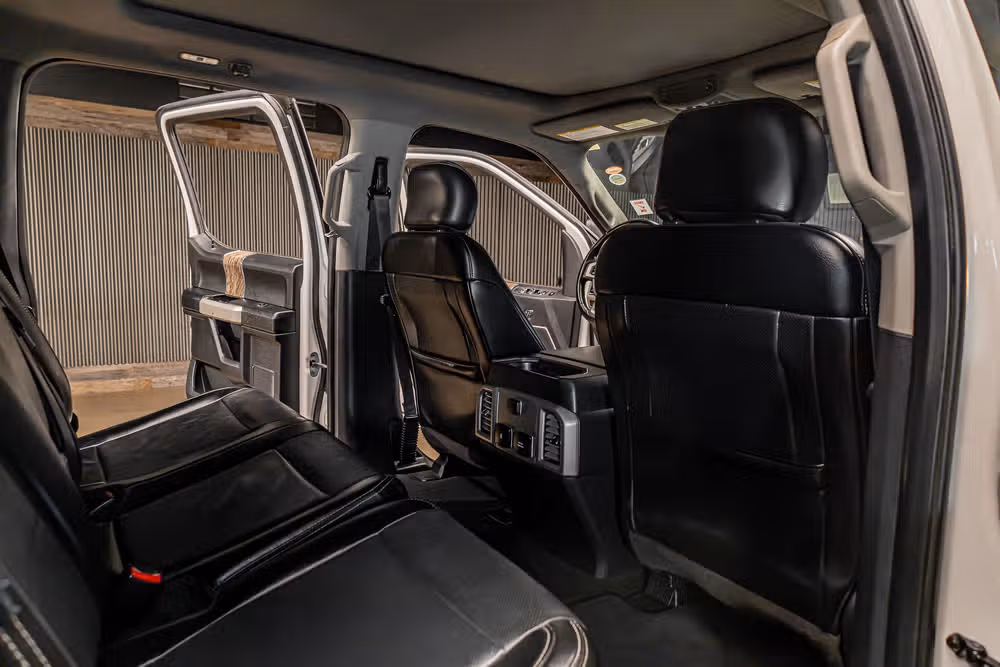 2017 Ford F-350 Super Duty Lariat Crew Cab Image 27