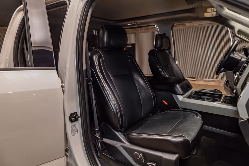 2017 Ford F-350 Super Duty Lariat Crew Cab Image 29