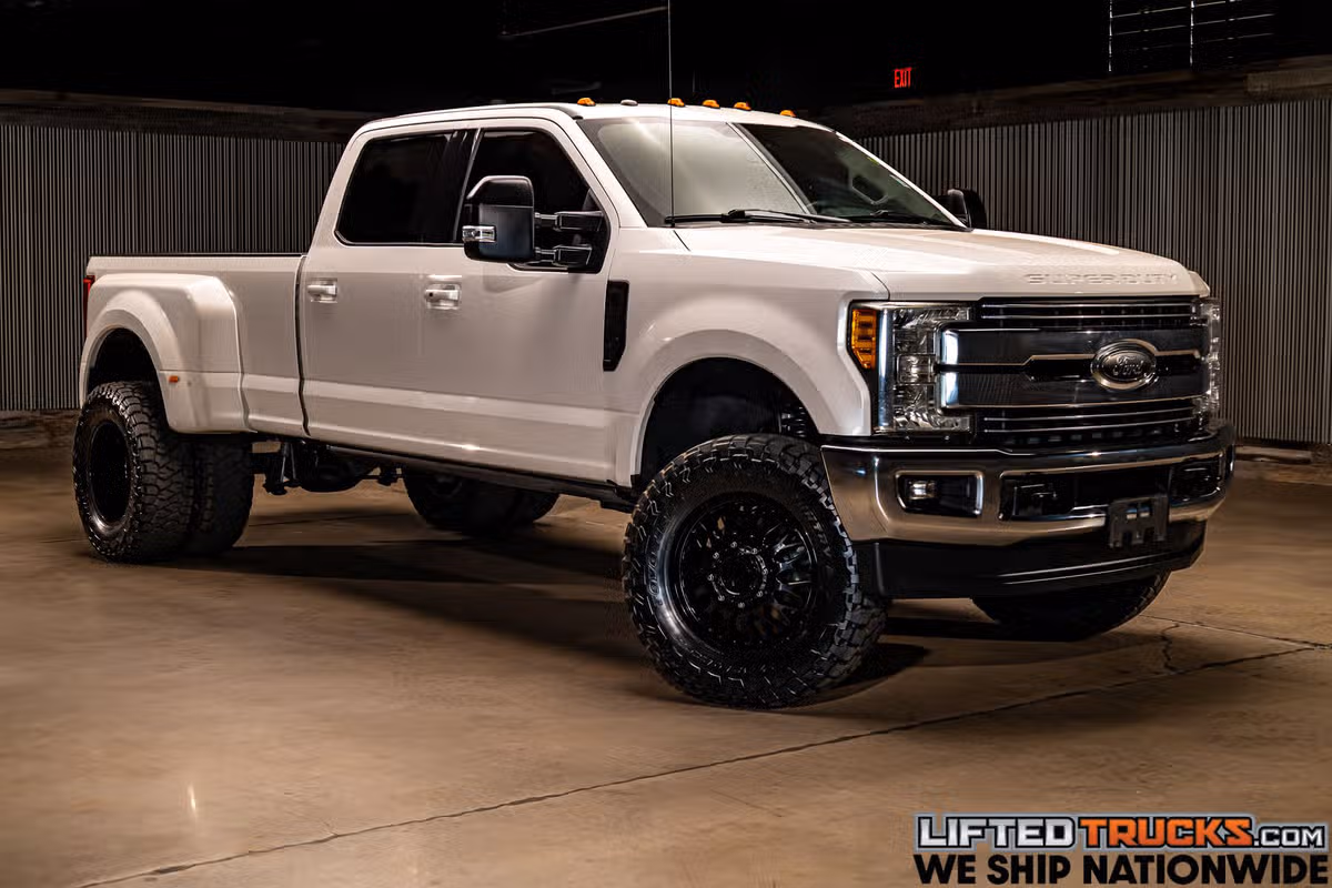 2017 Ford F-350 Super Duty Lariat Crew Cab