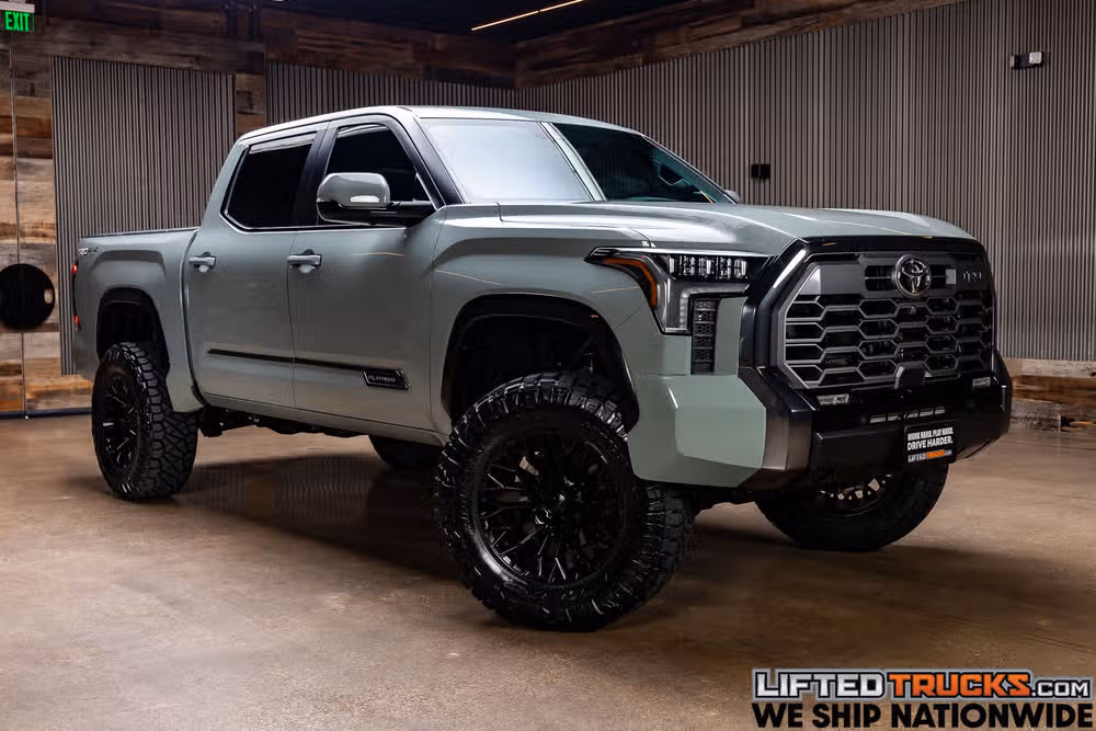 2025 Toyota Tundra Platinum CrewMax Image 1