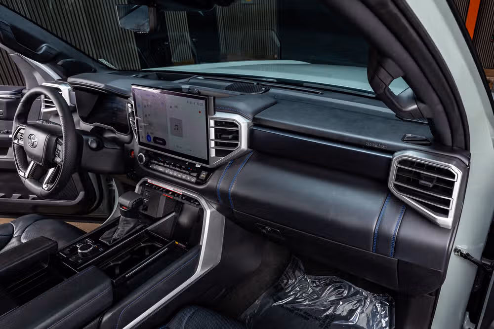 2025 Toyota Tundra Platinum CrewMax Image 17