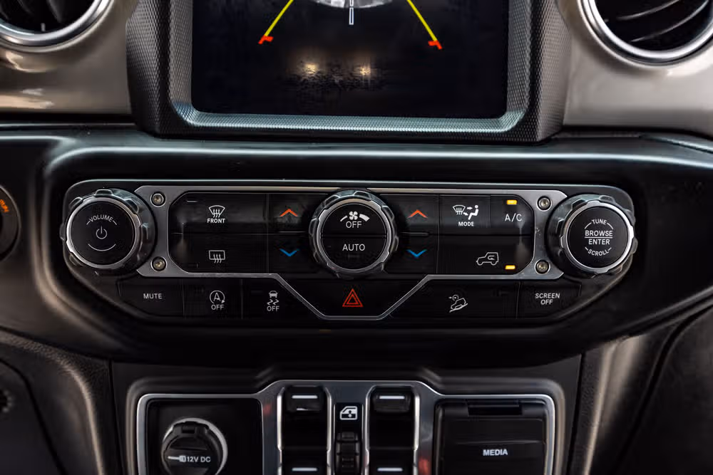 2020 Jeep Wrangler Unlimited Sahara Image 26