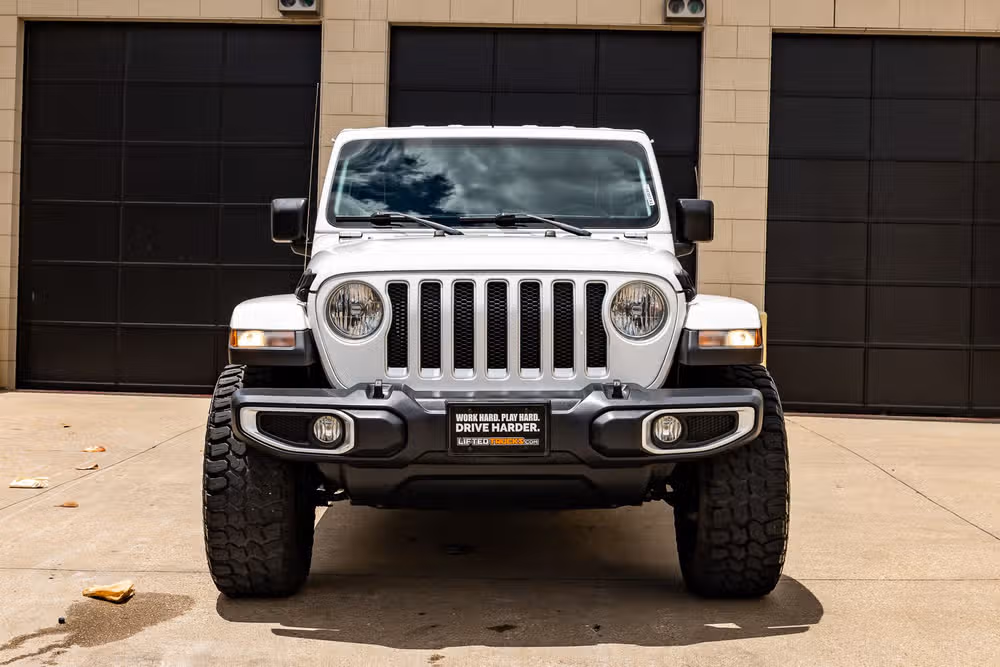 2020 Jeep Wrangler Unlimited Sahara Image 2