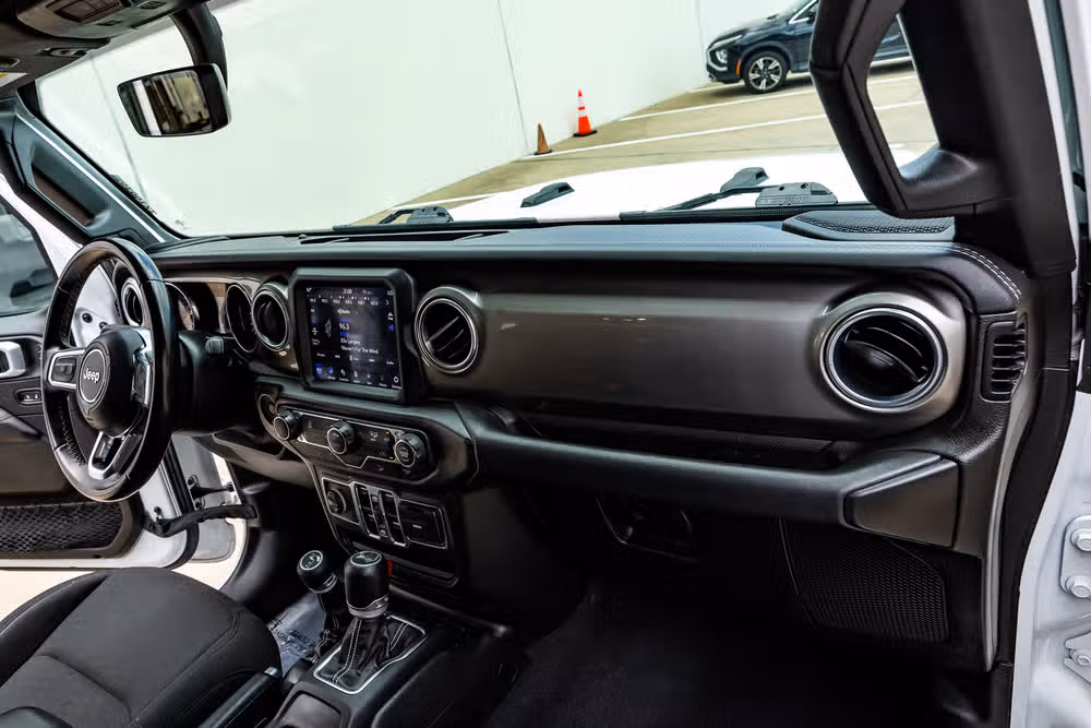 2020 Jeep Wrangler Unlimited Sahara Image 17