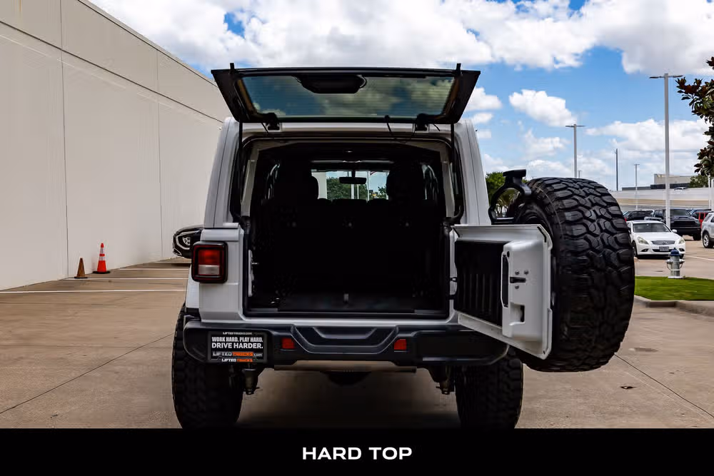 2020 Jeep Wrangler Unlimited Sahara Image 8
