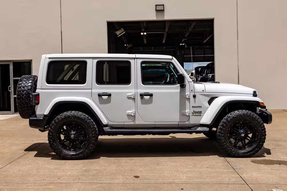 2020 Jeep Wrangler Unlimited Sahara Image 10