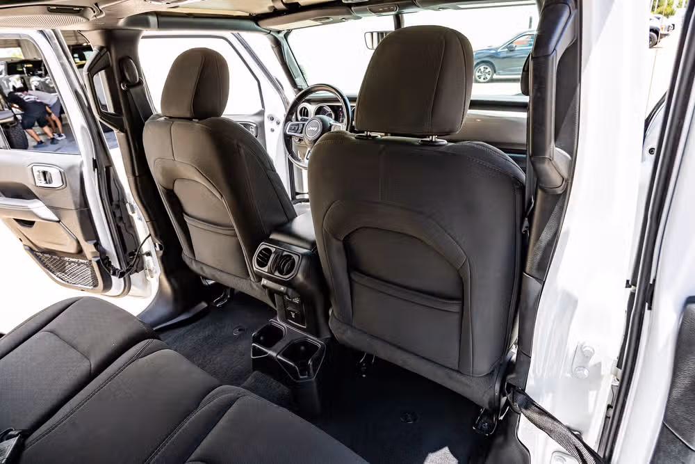 2020 Jeep Wrangler Unlimited Sahara Image 31
