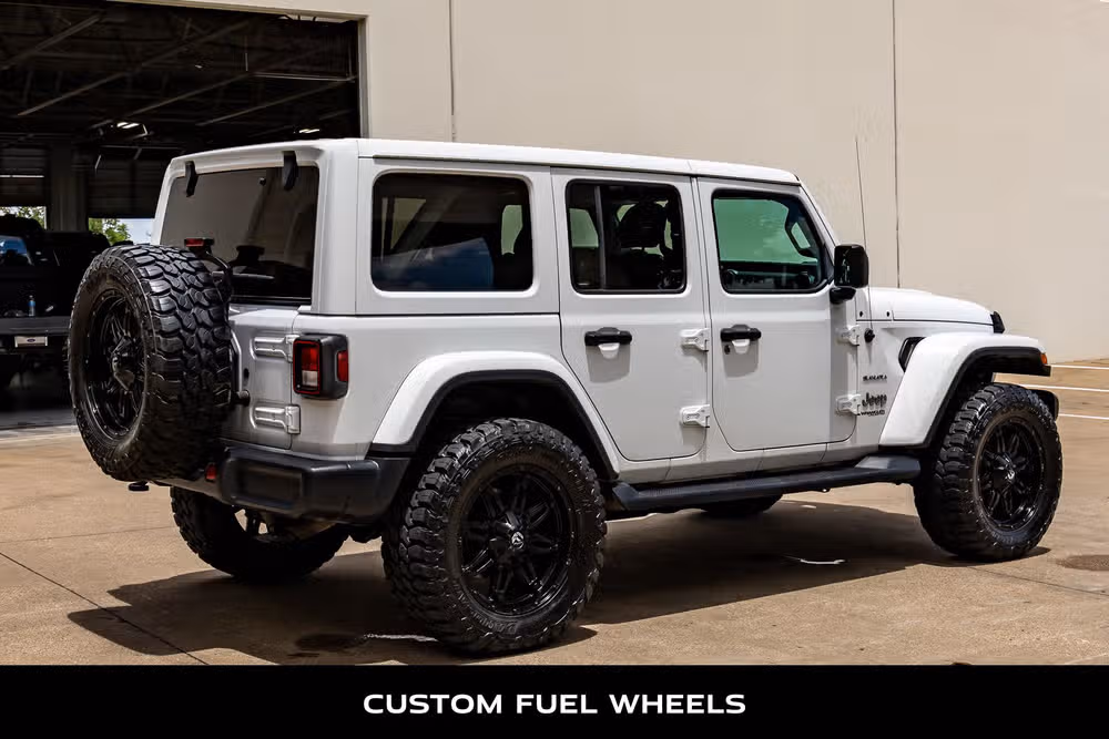 2020 Jeep Wrangler Unlimited Sahara Image 9