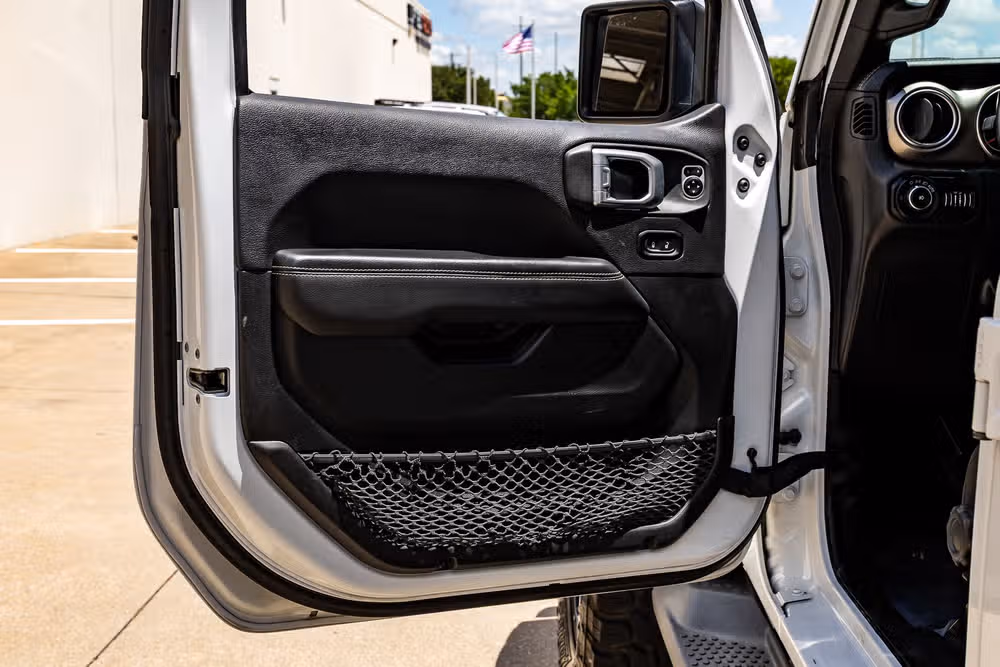 2020 Jeep Wrangler Unlimited Sahara Image 35