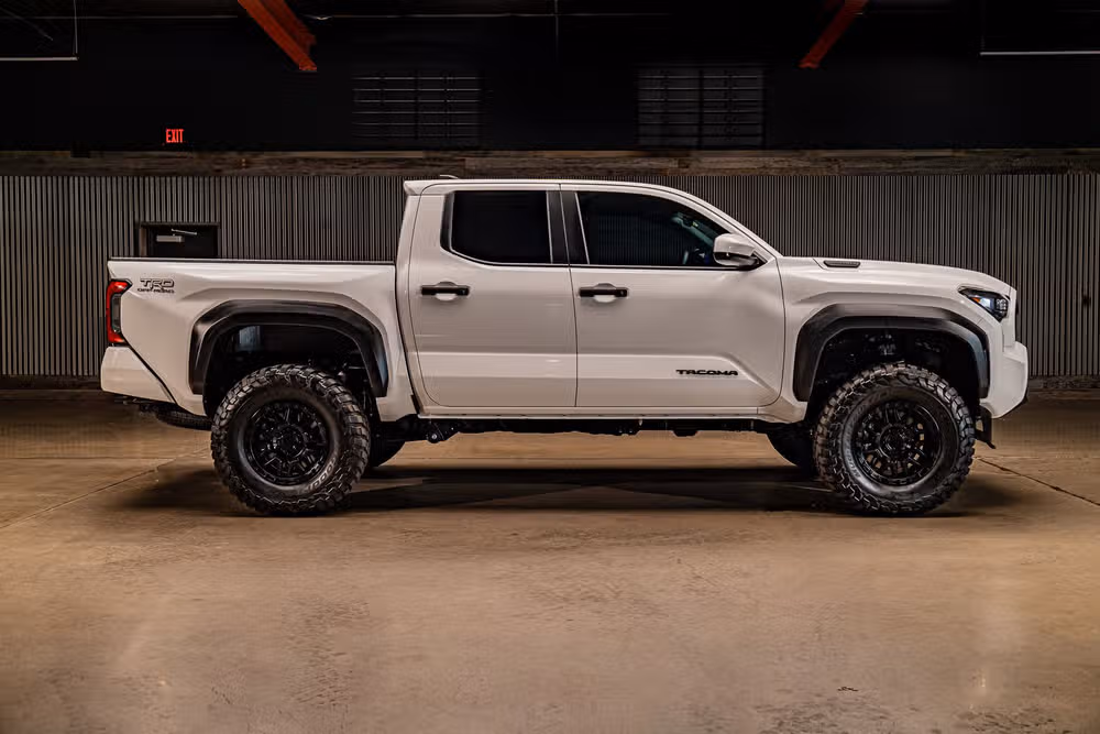2026 Toyota Tacoma TRD Off-Road HV Double Cab Image 11
