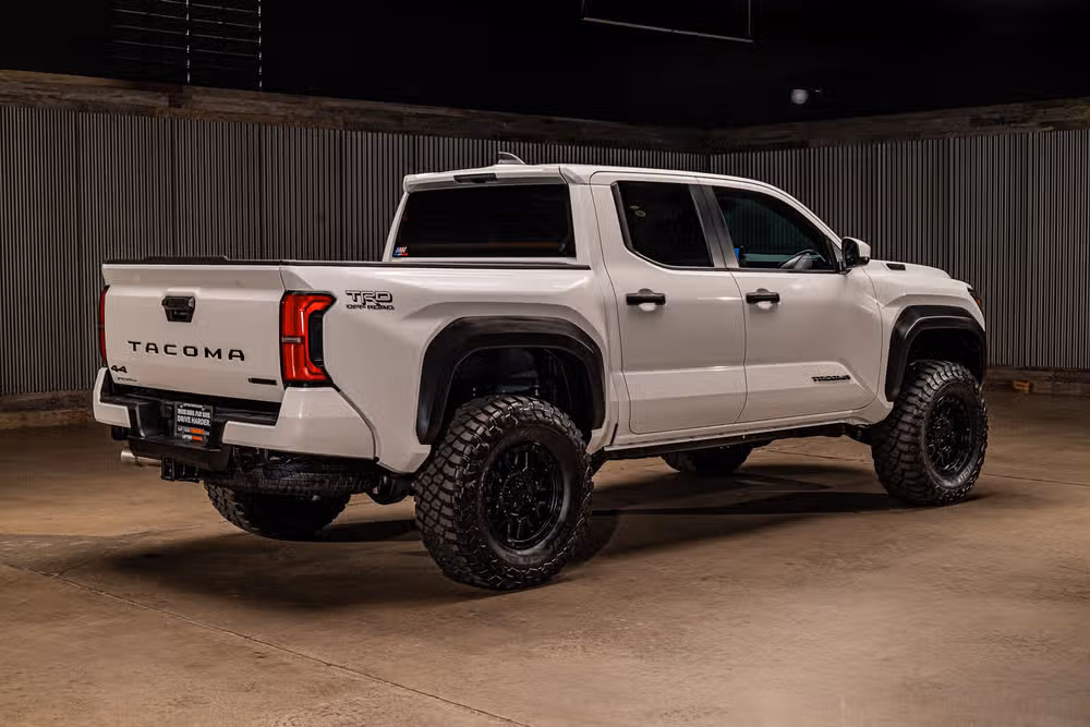 2026 Toyota Tacoma TRD Off-Road HV Double Cab Image 10
