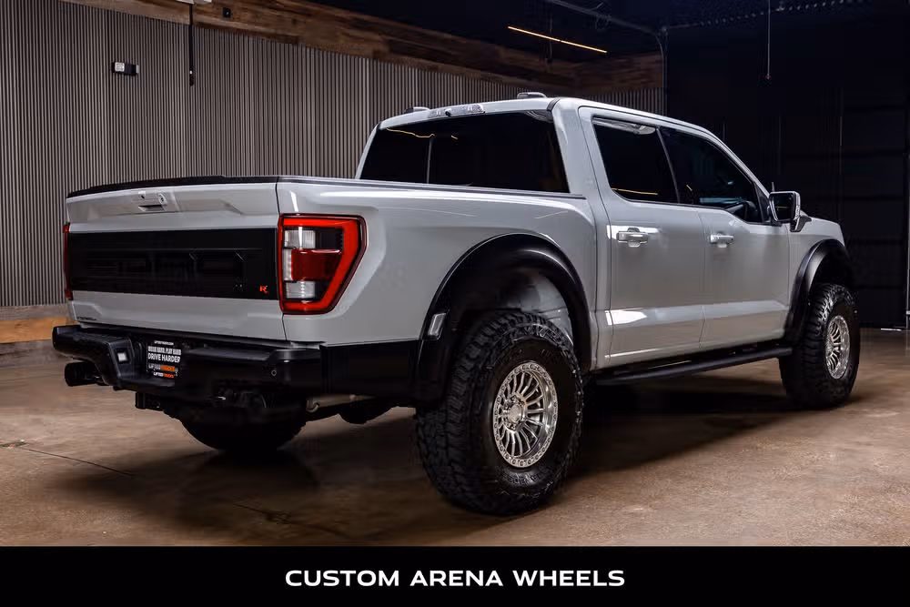 2023 Ford F-150 Raptor SuperCrew Image 9
