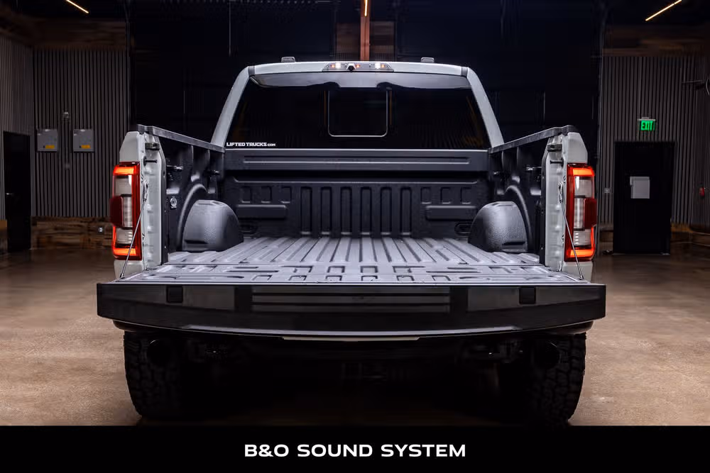 2023 Ford F-150 Raptor SuperCrew Image 8