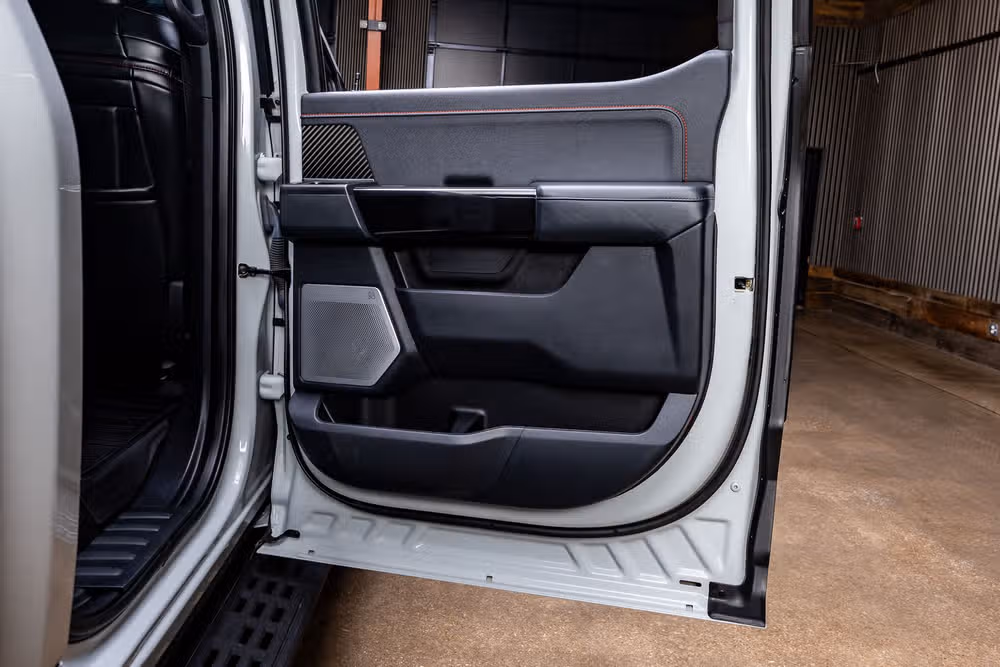 2023 Ford F-150 Raptor SuperCrew Image 39
