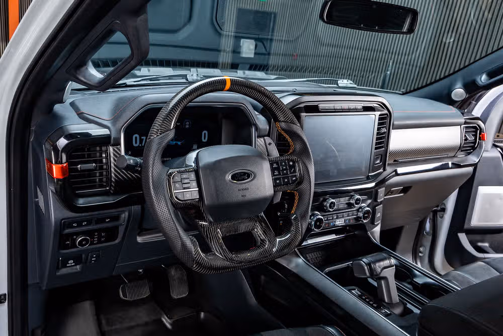 2023 Ford F-150 Raptor SuperCrew Image 16