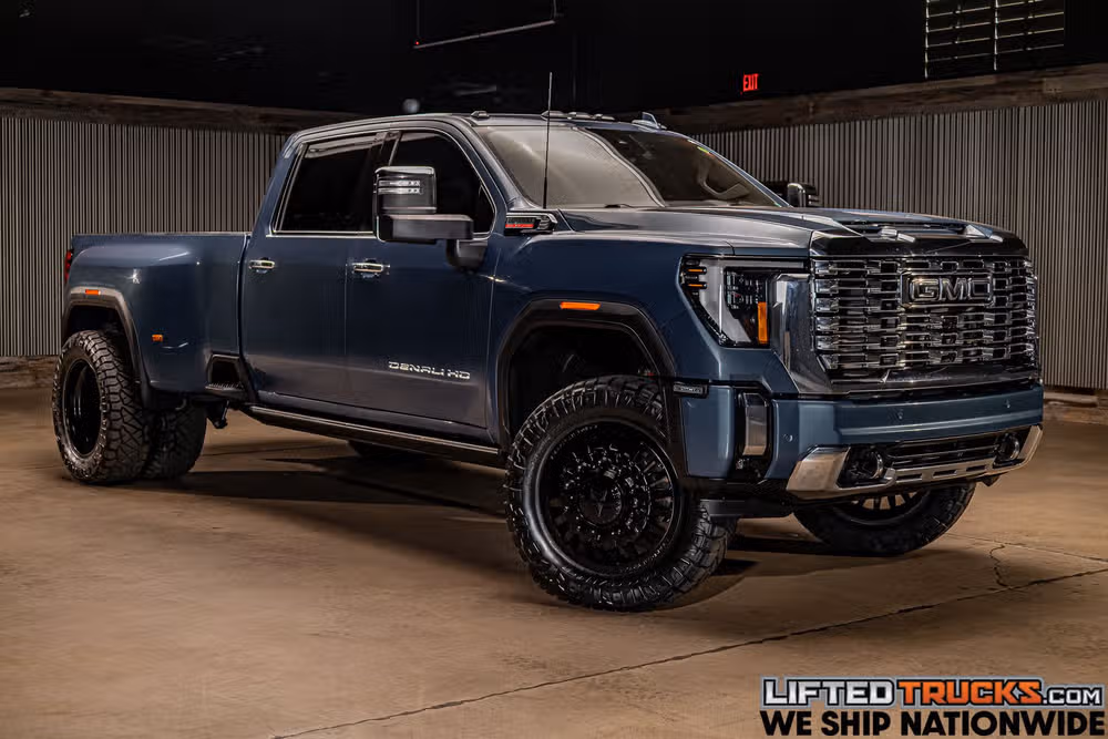 2025 GMC Sierra 3500HD Denali Reserve Crew Cab Image 1