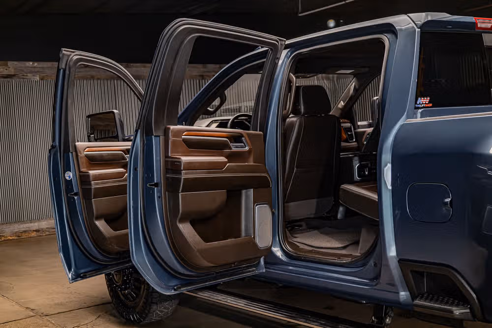 2025 GMC Sierra 3500HD Denali Reserve Crew Cab Image 32