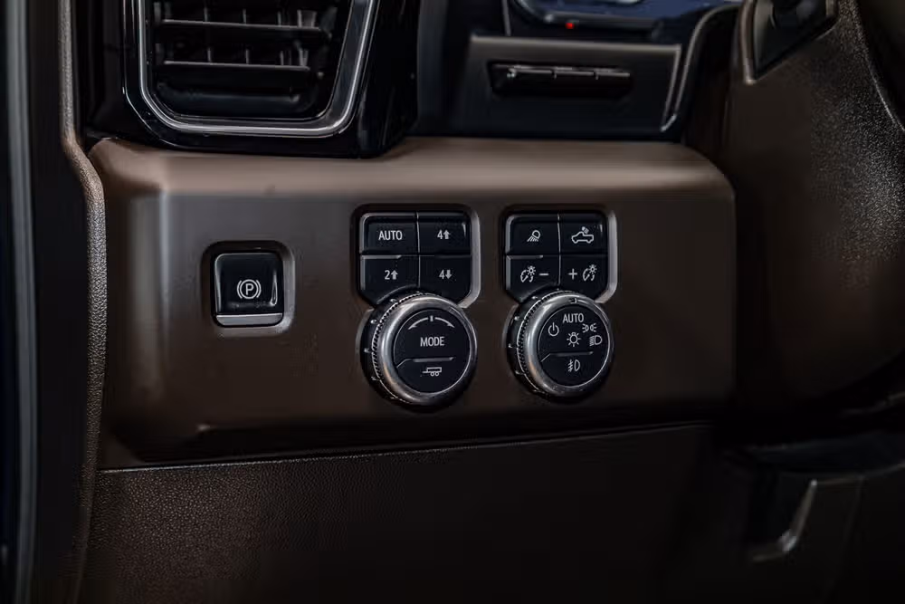 2025 GMC Sierra 3500HD Denali Reserve Crew Cab Image 20