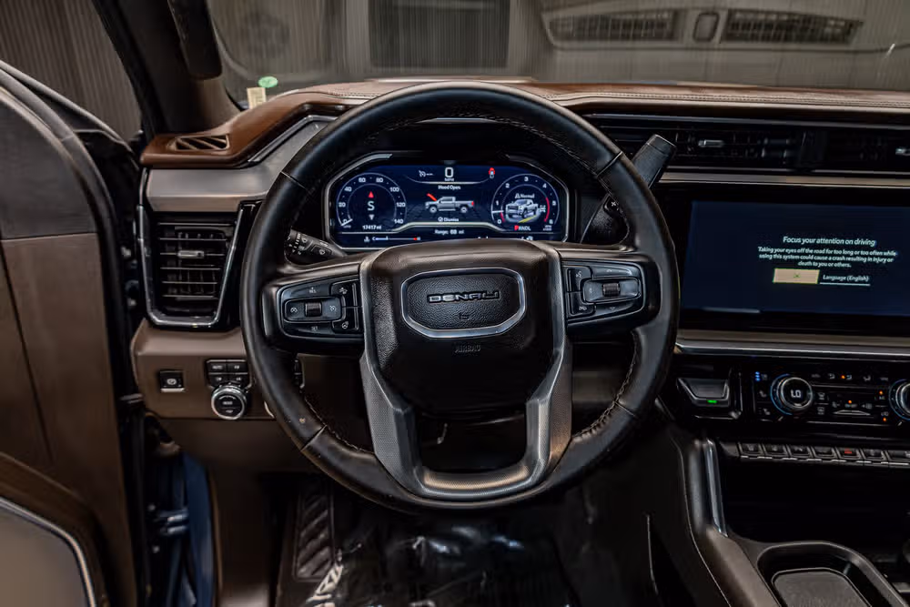 2025 GMC Sierra 3500HD Denali Reserve Crew Cab Image 17