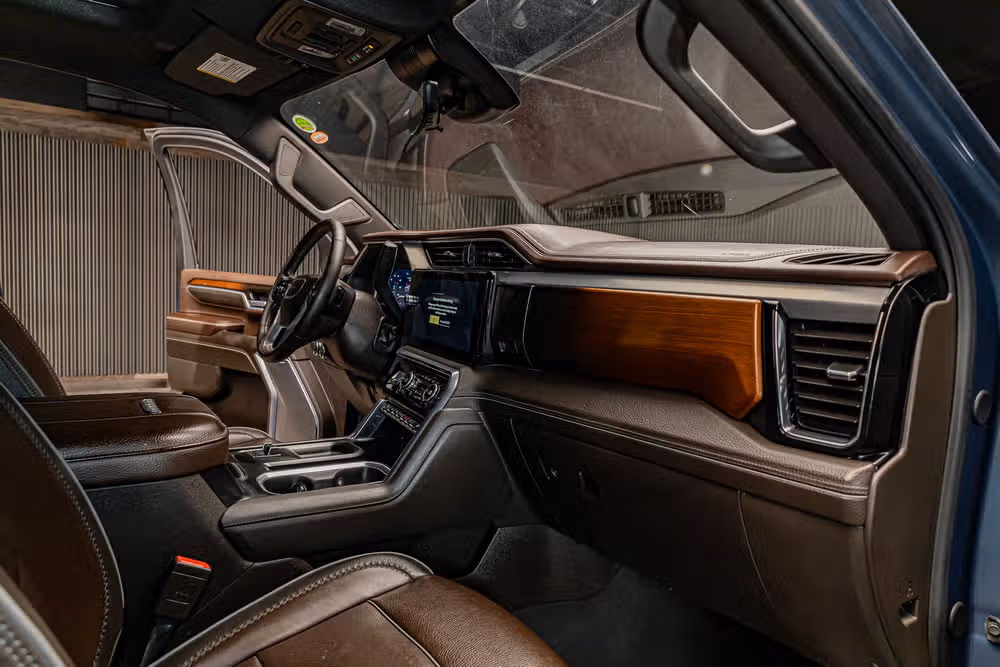 2025 GMC Sierra 3500HD Denali Reserve Crew Cab Image 19