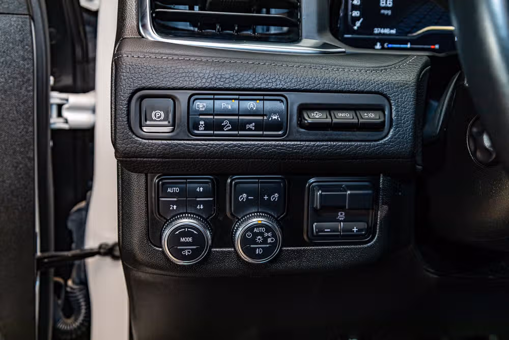 2024 GMC Yukon Denali Image 16