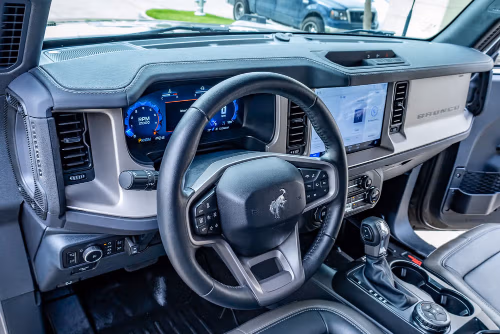 2025 Ford Bronco Outer Banks Image 16