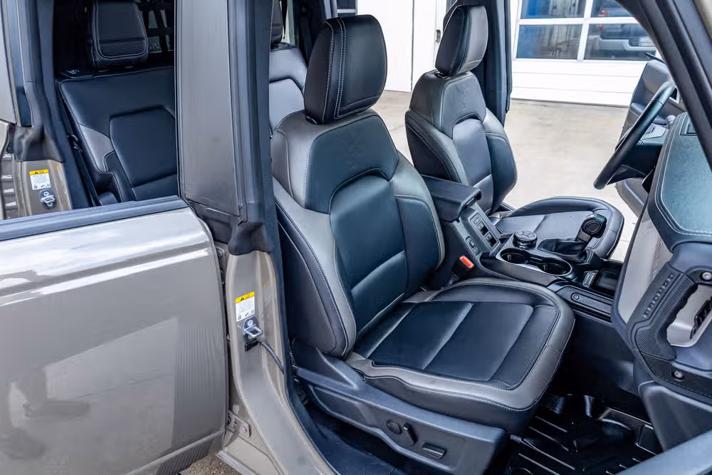 2025 Ford Bronco Outer Banks Image 32