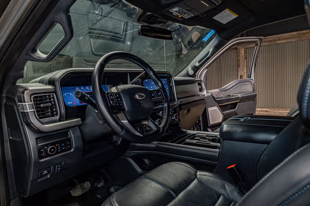 2025 Ford F-350 Super Duty Platinum Crew Cab Image 13