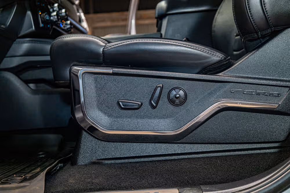 2025 Ford F-350 Super Duty Platinum Crew Cab Image 21
