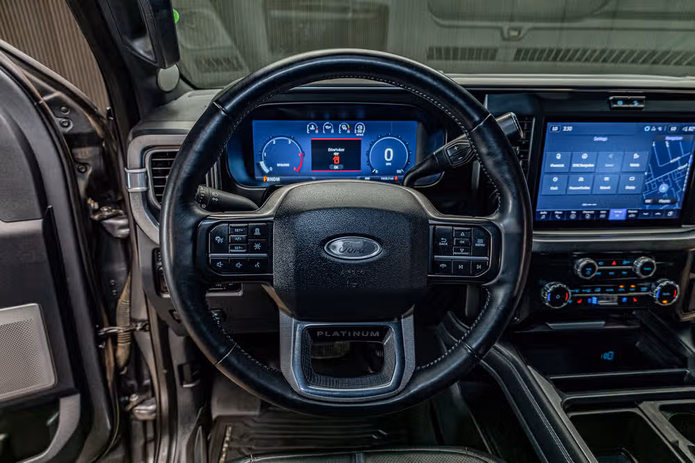 2025 Ford F-350 Super Duty Platinum Crew Cab Image 14