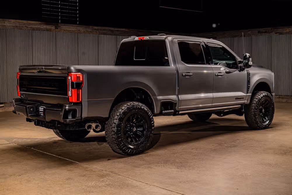 2025 Ford F-350 Super Duty Platinum Crew Cab Image 10