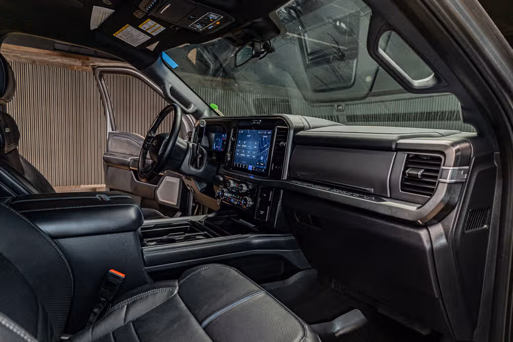 2025 Ford F-350 Super Duty Platinum Crew Cab Image 16