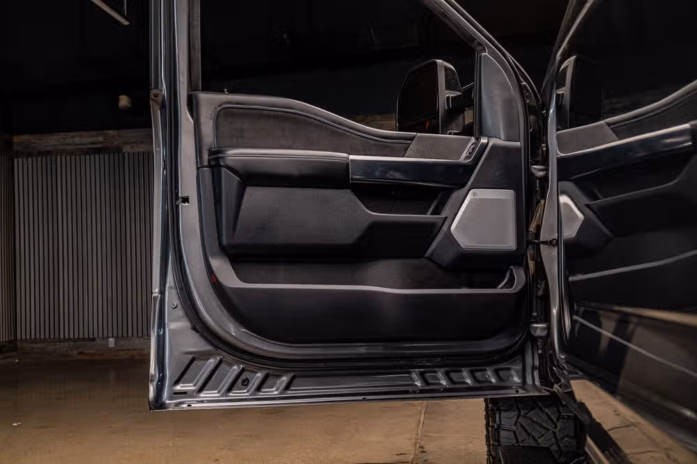 2025 Ford F-350 Super Duty Platinum Crew Cab Image 29