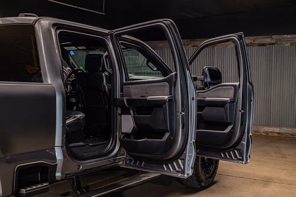 2025 Ford F-350 Super Duty Platinum Crew Cab Image 30